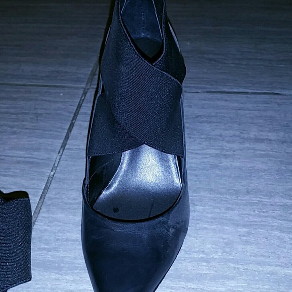 Black pumps - Picture 3 of 3