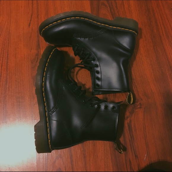 Doc martens 1460 Originals Eight-Eye Lace-Up Boot