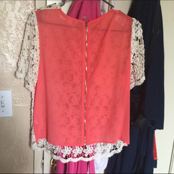 Beautiful flower shirt - Picture 4 of 4