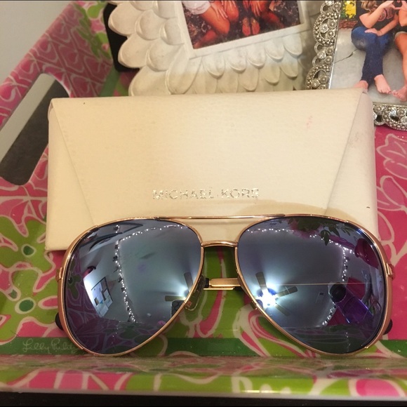 Sold - Picture 1 of 4