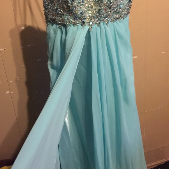 Prom dress - Picture 3 of 4