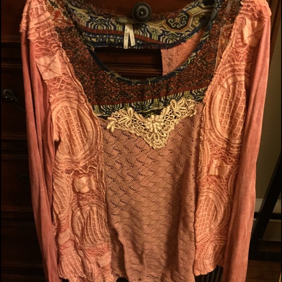 Size large gimmicks shirt