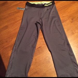 Nike Pro Capris