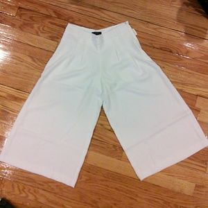 *FINAL SALE* Pleated culottes