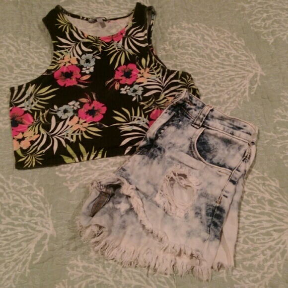 Distressed high waist shorts