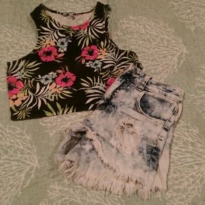 Distressed high waist shorts