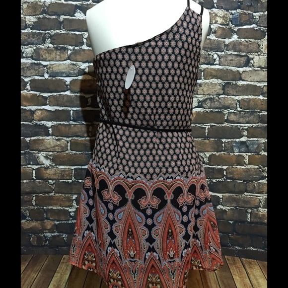 India  Asymmetrical Dress - Picture 2 of 3