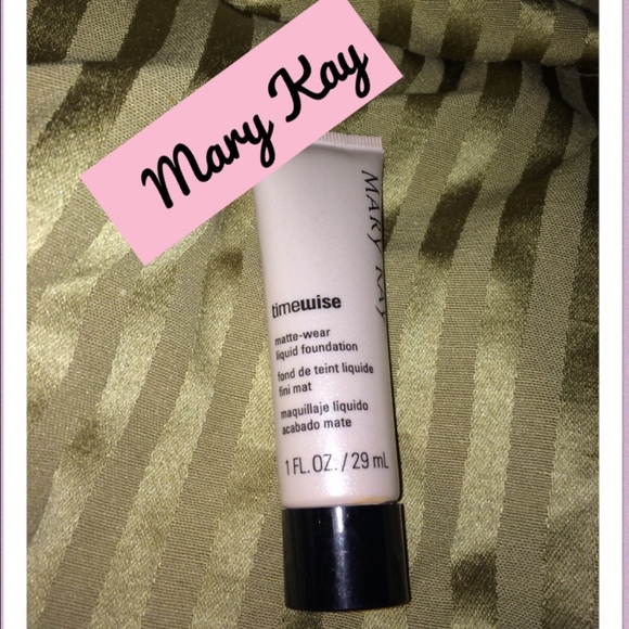 💋💄Beige 5 Mary Kay matte-wear foundation. 💄💋💝