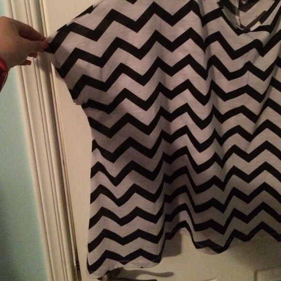 Chevron butterfly top - Picture 2 of 4