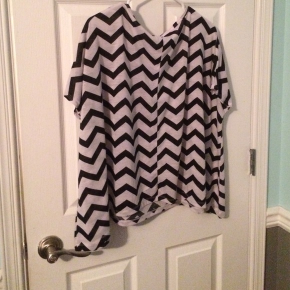 Chevron butterfly top - Picture 3 of 4