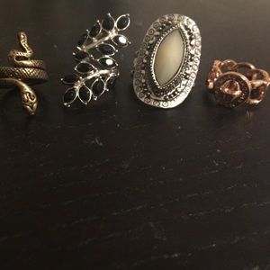 6 Marc Jacobs rings!