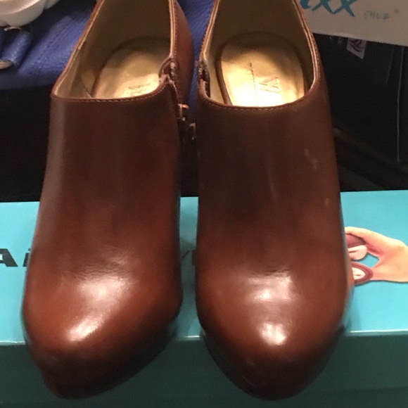 Very gently used booties