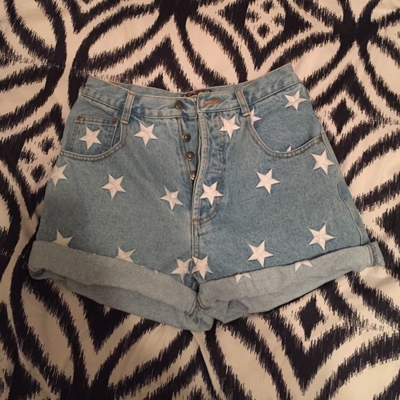 American Vintage Pants - Vintage High waisted jean shorts!