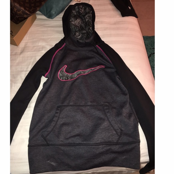 Nike hooded sweatshirt - Picture 1 of 2