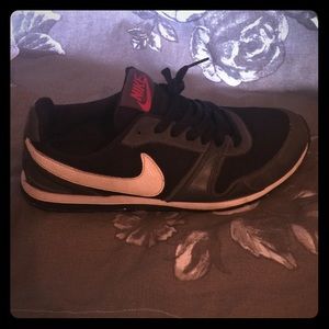 Womens Nike shoes size 5.5
