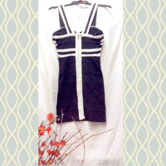👗 An Excellent black/white mini dress 👗 - Picture 3 of 4
