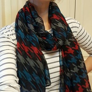 Houndstooth scarf