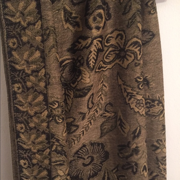 Scarf - Picture 2 of 2