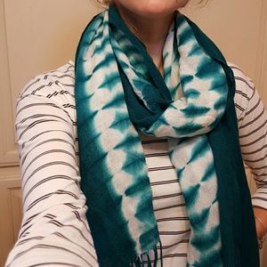 Teal tie dye scarf