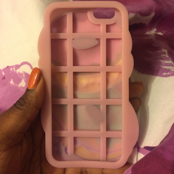 iPhone 6 donut phone case 🍩😍 ** Sold on Ⓜ️*** - Picture 2 of 2