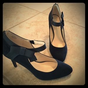 Nine West Black Suede heels size 9.5