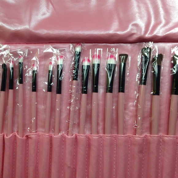 24 set brand NEW makeup brushes by Zodaca - Picture 3 of 4