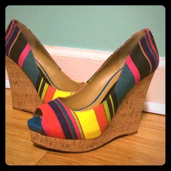 Nine West Shoes - Beautiful striped wedges! Great for spring! 🌷🌷