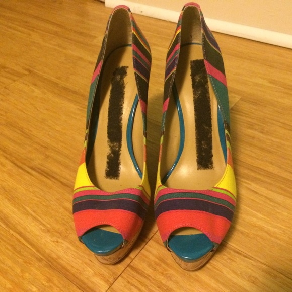 Beautiful striped wedges! Great for spring! 🌷🌷 - Picture 2 of 4