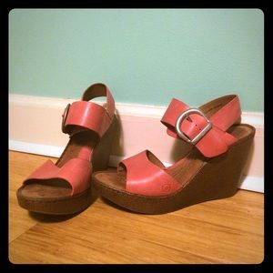 Adorable chunky sandals!