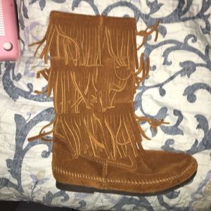 Fringe boots