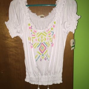 White Embroidered Blouse! White Embroidered Blouse!