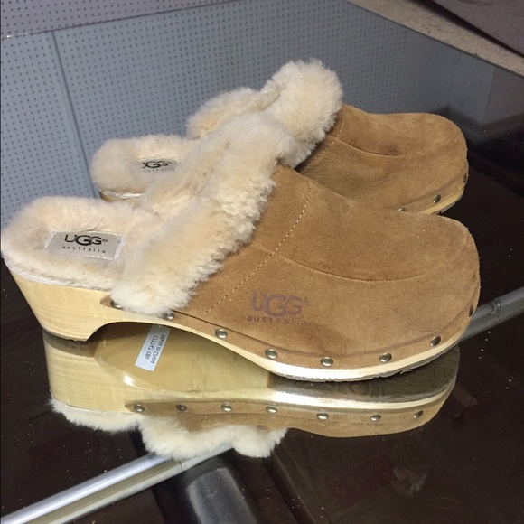 Ugg clogs