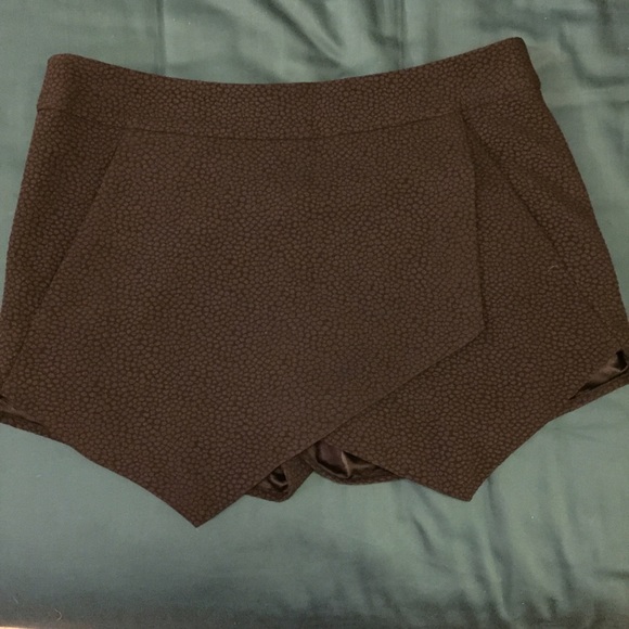 Black Kensie skort