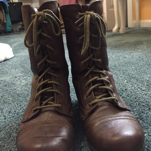 Steve Madden combat boots - Picture 2 of 4