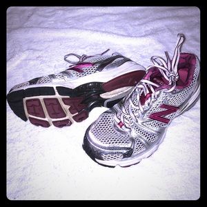 🎉MOVING SALE!!🎉 New Balance 759 Women's, OFFER!!