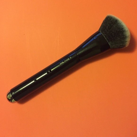 Marc Jacobs THE FACE II brush never used - Picture 2 of 4