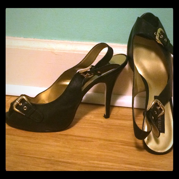 Beautiful Steve Madden Luxe black leather pumps