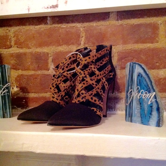 Rebecca Minkoff Satin & Suede Pumps - Picture 3 of 4