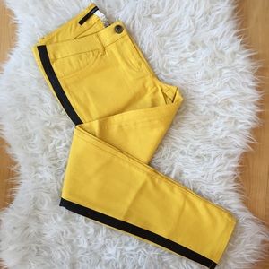 Yellow Kensie skinnies w/ faux leather side stripe