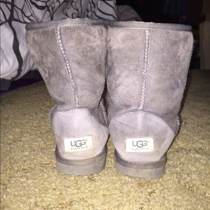 Grey short uggs