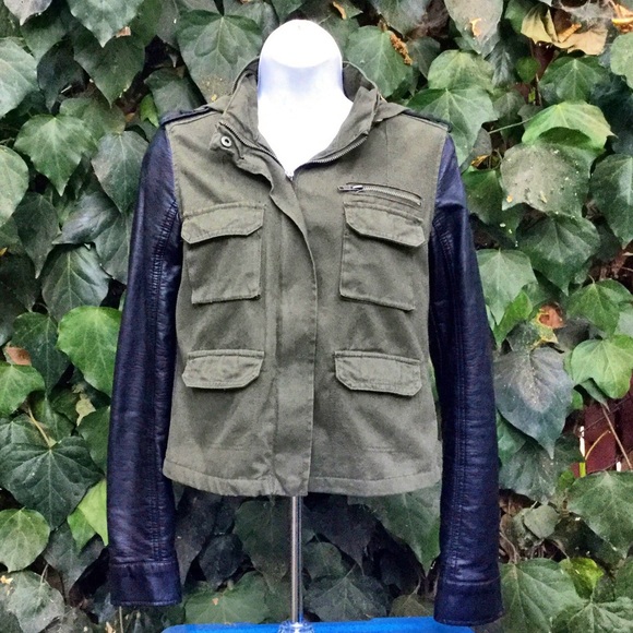 Urban Outfitters Jackets & Blazers - Urban Outfitters Staring at Stars Jacket