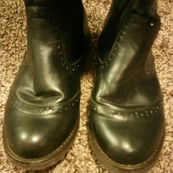 Boots - Picture 3 of 4