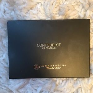 Anastasia Beverly Hills Contour Kit