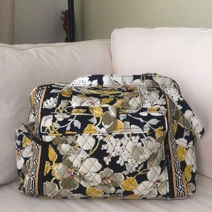 NWOT Vera Bradley Make a Change Dogwood retired!