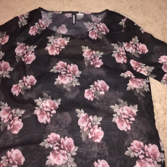 Divided Women's Top. Size 8 - Picture 1 of 1