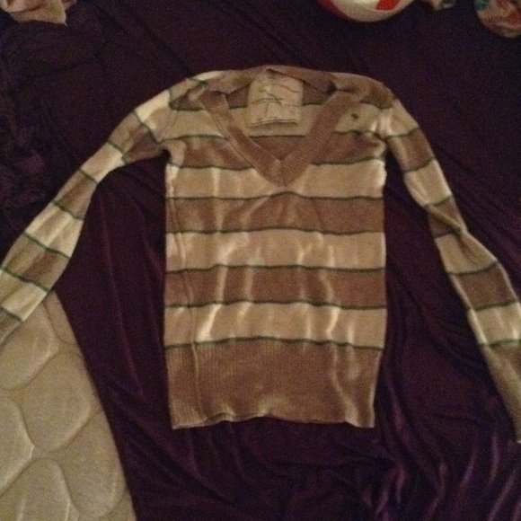 Abercrombie sweeter shirt