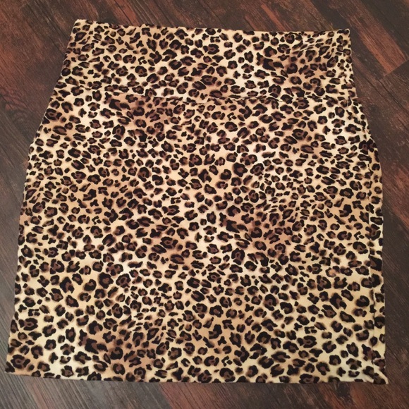 Leopard print mini