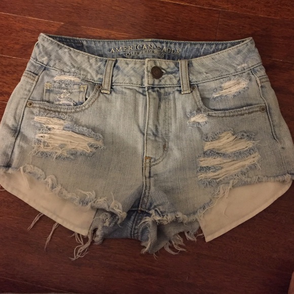 High rise American Eagle shorts.