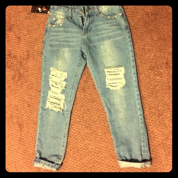 Distressed Ankle Boyfriend Jeans