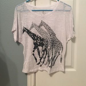 Cute delias top!! No damage!